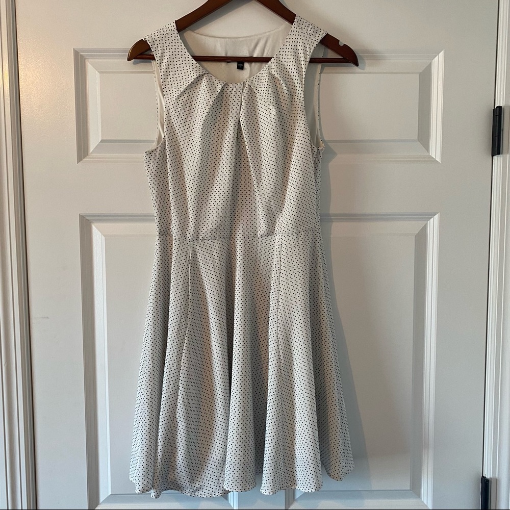 Express keyhole dress size 8